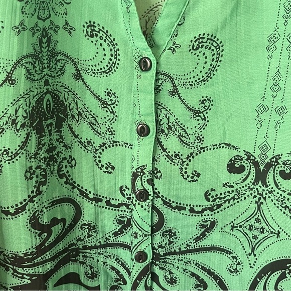 LANE BYRANT, Plus Size, Button Up, Green and Black, Shirt. Size 26/28 - Picture 4 of 13